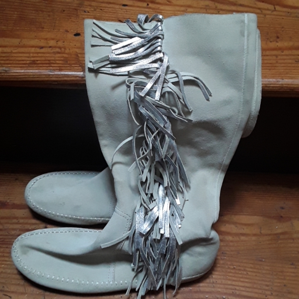Woman's Boot - Picture 2 of 5